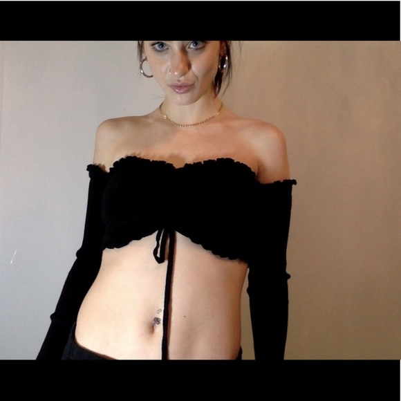 !!tiger mist Over the shoulder long sleeve crop top!! - Picture 4 of 5
